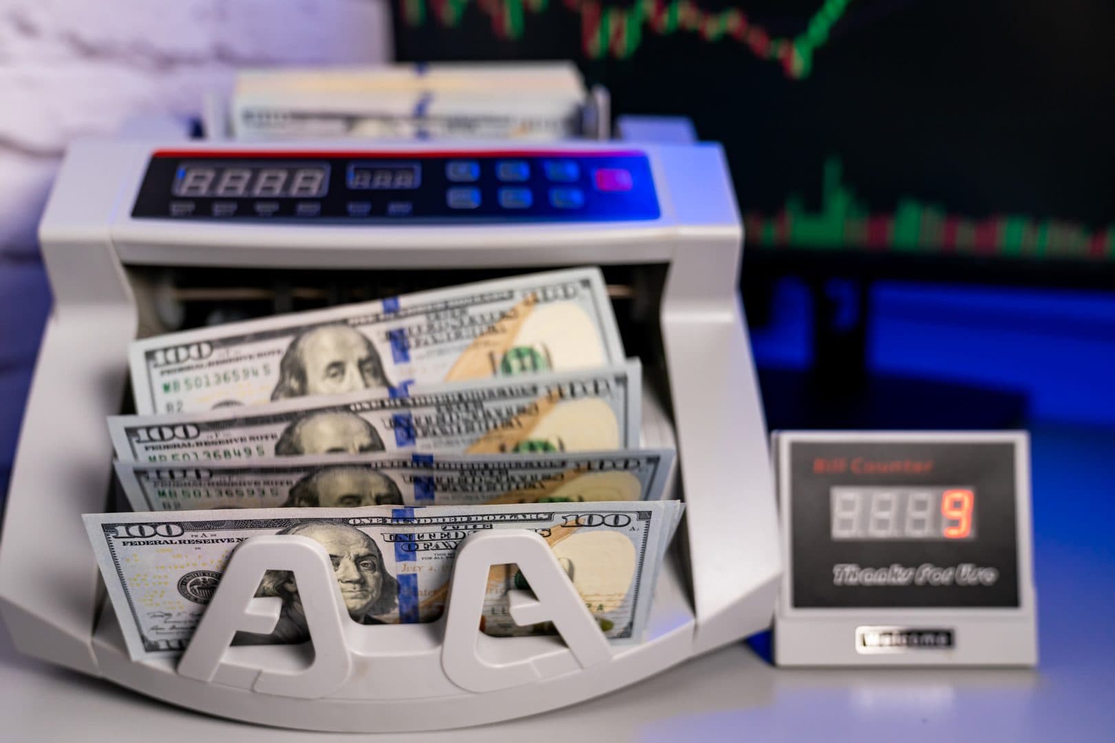 What Triggers a TTR? Threshold Transaction Reports Explained for MTOs